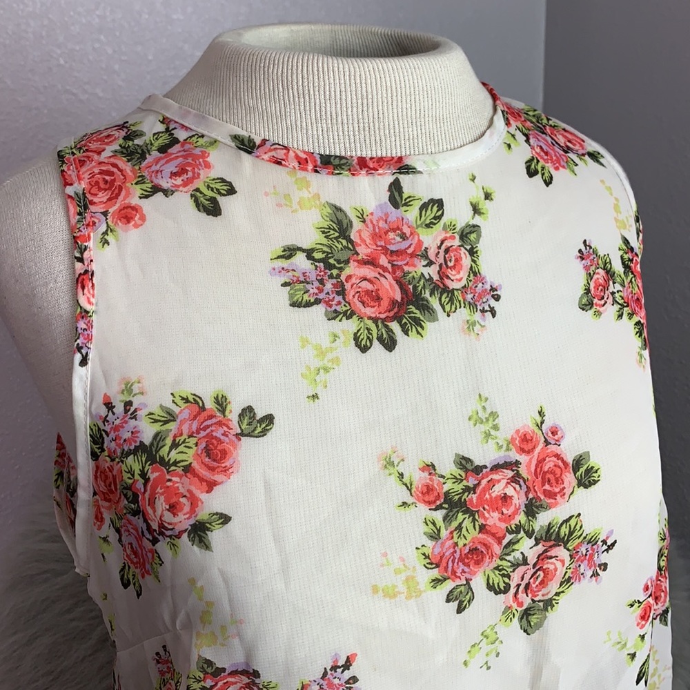 Flower Pattern Blouse - Picture 4 of 4